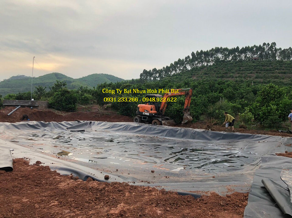 Báo giá bán lẻ màng bạt nhựa chống thấm HDPE màu xanh đen lót ao hồ bờ ao chứa nước giá rẻ tại Vĩnh Yên Vĩnh Phúc