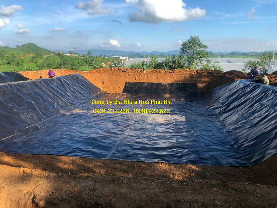 Báo giá bán lẻ màng bạt nhựa chống thấm HDPE màu xanh đen lót ao hồ bờ ao chứa nước giá rẻ tại Hưng Yên